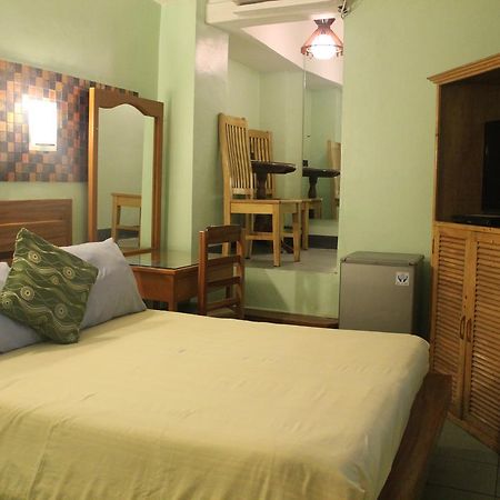 Saint Illian'S Inn Makati Makati City Ngoại thất bức ảnh