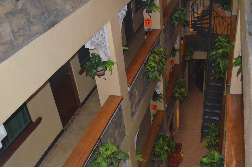 Saint Illian'S Inn Makati Makati City Ngoại thất bức ảnh
